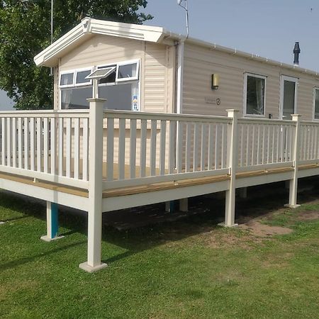 8 Bed Sun Decked Caravan Unlimited High Speed Wifi And Fun At Seawick Holiday Park 滨海克拉克顿 外观 照片